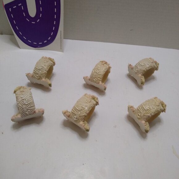 Set Of 6 Floral Round Swirl Napkin Rings Delicate Flowers Muted Colors - Picture 3 of 5